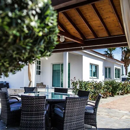 Villa Olivia *