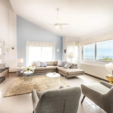 Olivia Villa Coral Bay